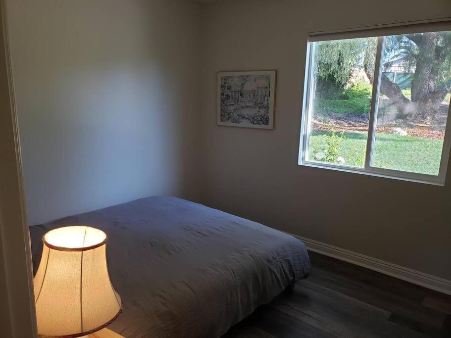 Bouganvilla 4-Bedroom, 2-Baths, Single Family House Thousand Oaks Exteriör bild