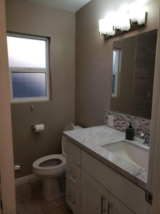 Bouganvilla 4-Bedroom, 2-Baths, Single Family House Thousand Oaks Exteriör bild