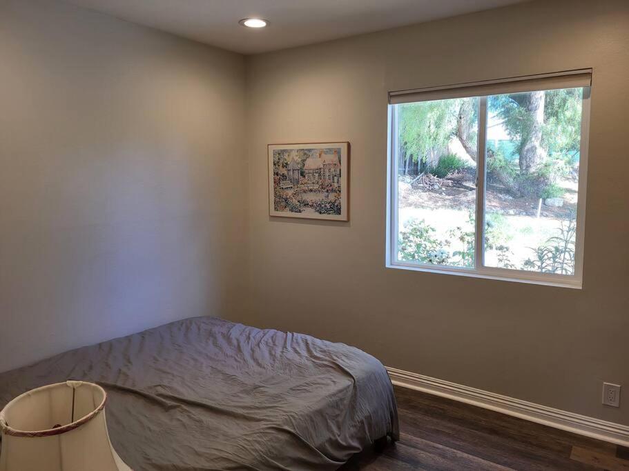 Bouganvilla 4-Bedroom, 2-Baths, Single Family House Thousand Oaks Exteriör bild