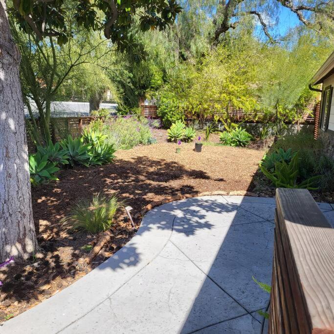 Bouganvilla 4-Bedroom, 2-Baths, Single Family House Thousand Oaks Exteriör bild