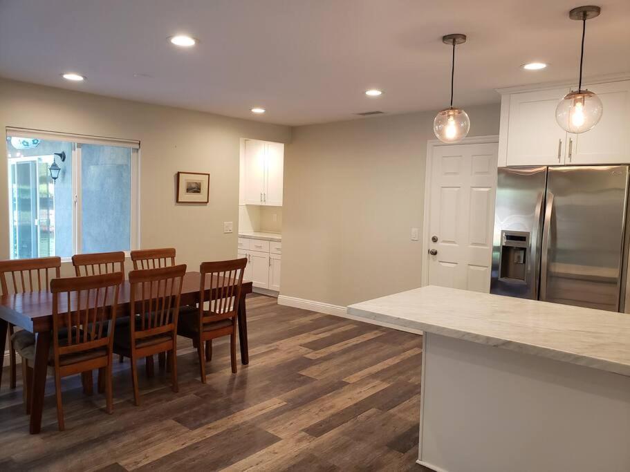 Bouganvilla 4-Bedroom, 2-Baths, Single Family House Thousand Oaks Exteriör bild